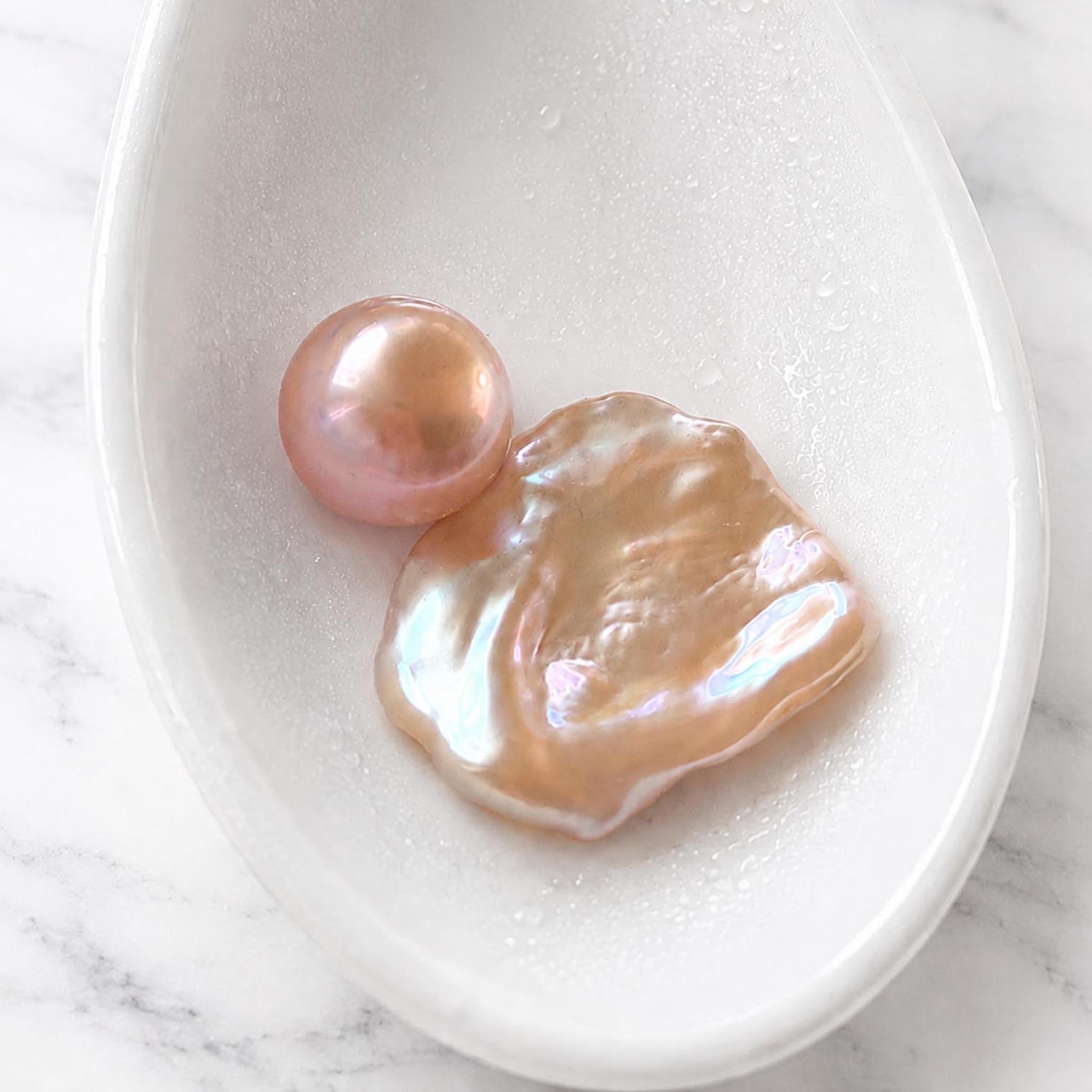 Bloom Petal Clam (1 17mm+ Big Petal Pearl + 1 Edison Pearl)