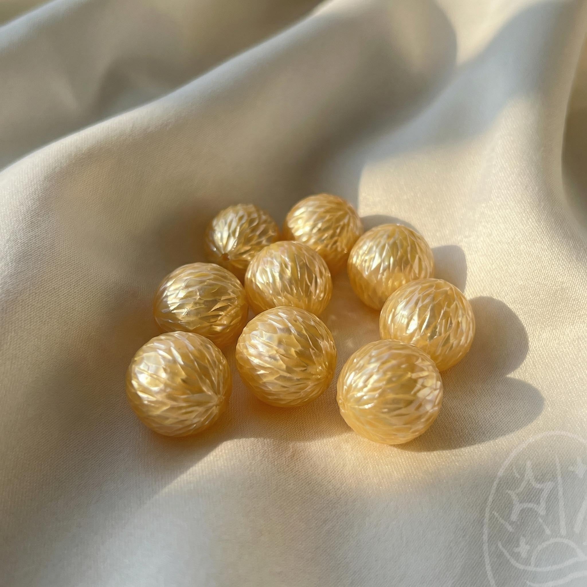 Dragon Scale – Glow Pearl