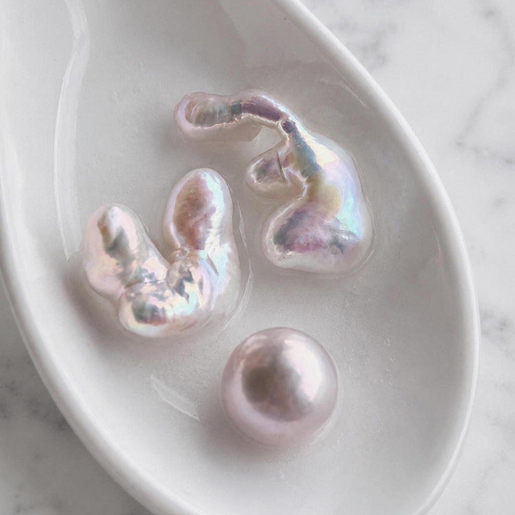Echo Sculpture Clam (2 Echo Sculpture Pearl + 1 Edison Pearl)