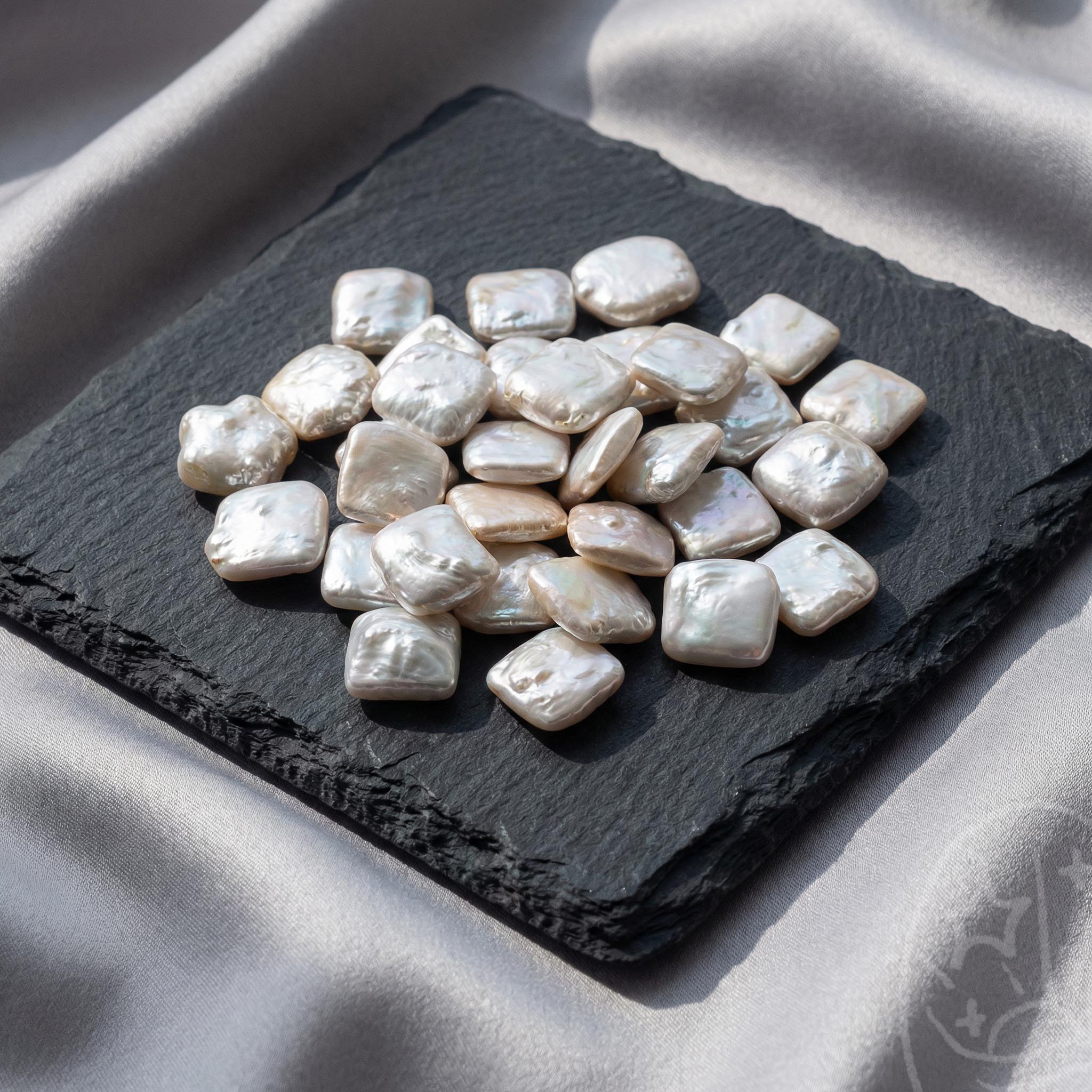 Halo Tile Shape Pearl