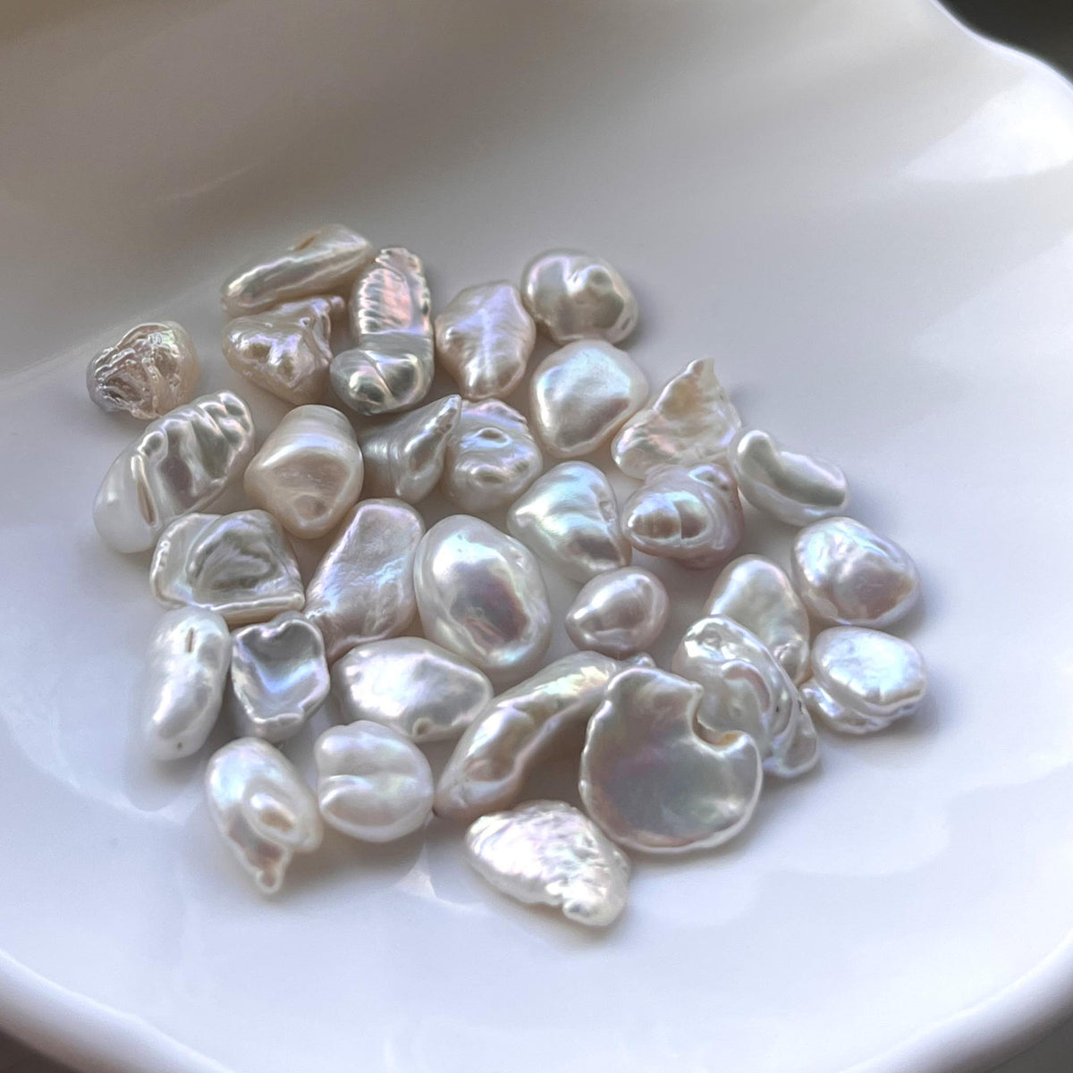 Halo Keshi Pearl【15pc H-Keshi Pearls】(Only 2 left)