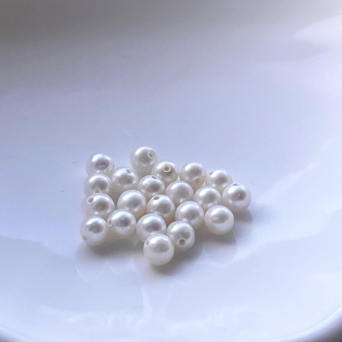 Nearround White Pearl【20pc NR-White Pearls】(Only 2 left)