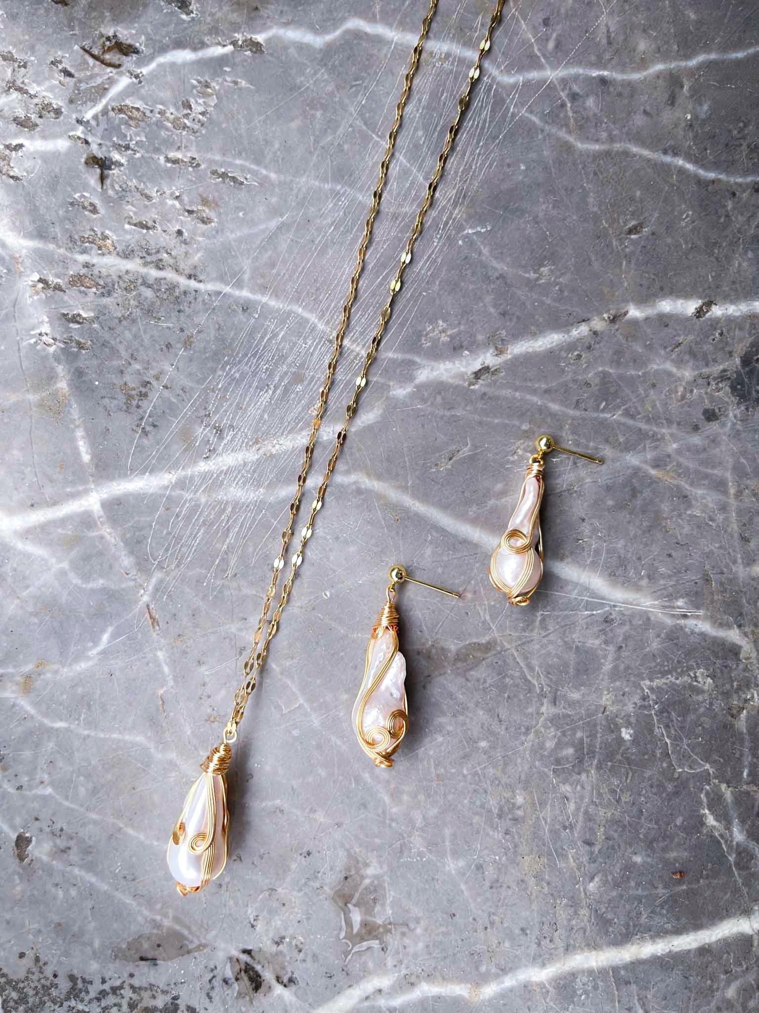 Embrace of Tides Pendent