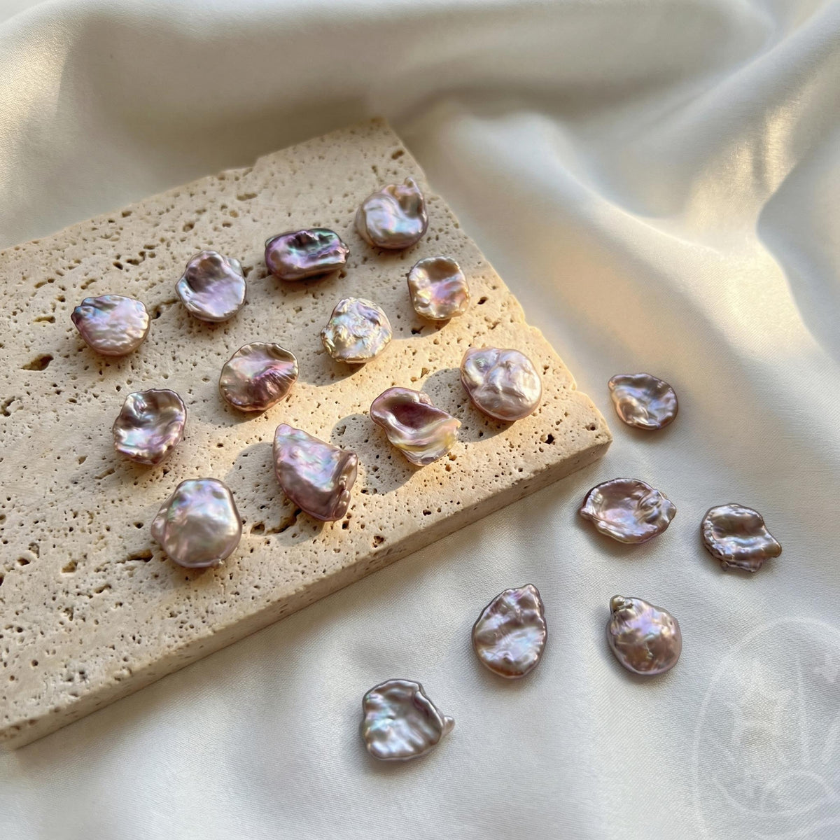 Prism Petal Pearl【2pc 13mm+ Petal Pearls】(Only 2 left)