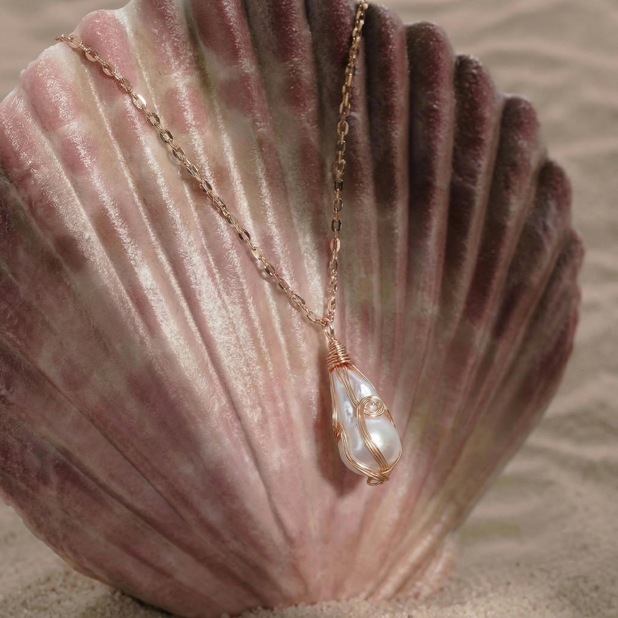 Embrace of Tides Pendent